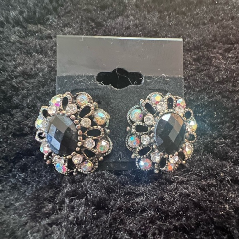Vintage Costume Earrings in Black & Silver Rhinestones - A Timeless Piece!